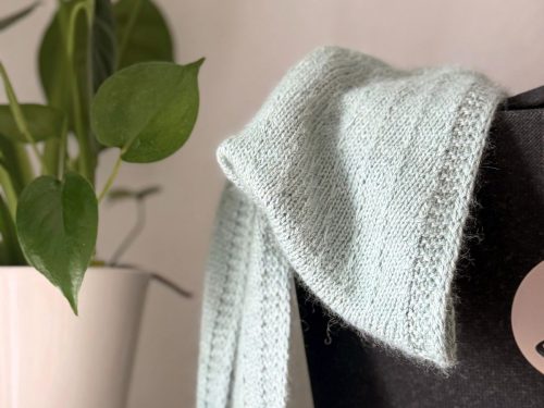 Laale Strickanleitung. Detailansicht des Hebemaschenmusters