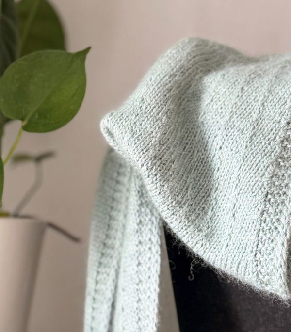 Laale Strickanleitung. Detailansicht des Hebemaschenmusters